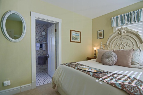 North Lodge on Oakland Bed and Breakfast image 20