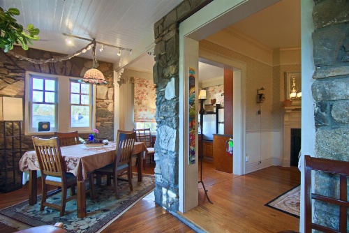 North Lodge on Oakland Bed and Breakfast image 33